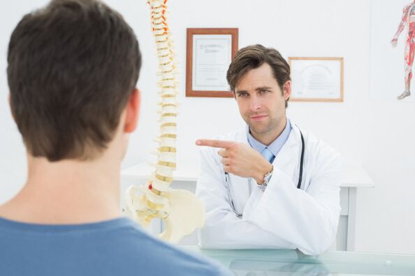 consulta con un médico para la osteocondrosis cervical